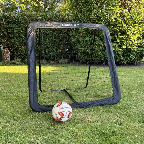 Freeplay Elite Sport Fodbold Rebounder 110 x 110 cm